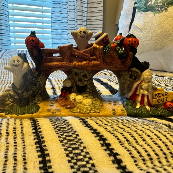 Spooky Hollow in original boxes! Shop of Horror, Station and Haunted Bridge - Picture 3 of 5